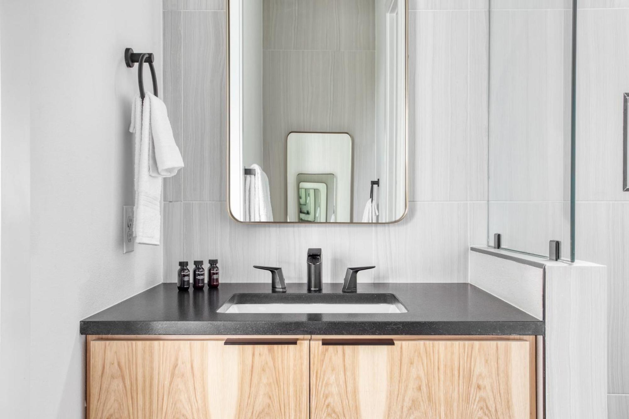 Melody By Avantstay Peloton Included Sleek Home Austin Exteriör bild